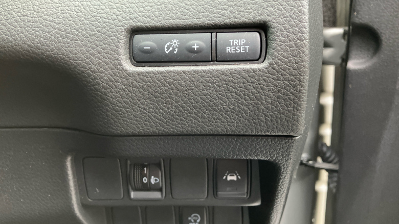 Nissan Qashqai 1.3 DiG-T 160 N-Connecta 5dr Petrol Hatchback